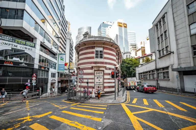 Asia travel mistakes often come from decision pressure in busy street environments